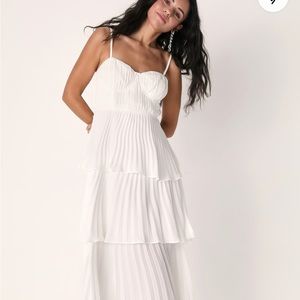 Lulu’s cascading crush white tiered bustier midi dress NWT NEVER WORN